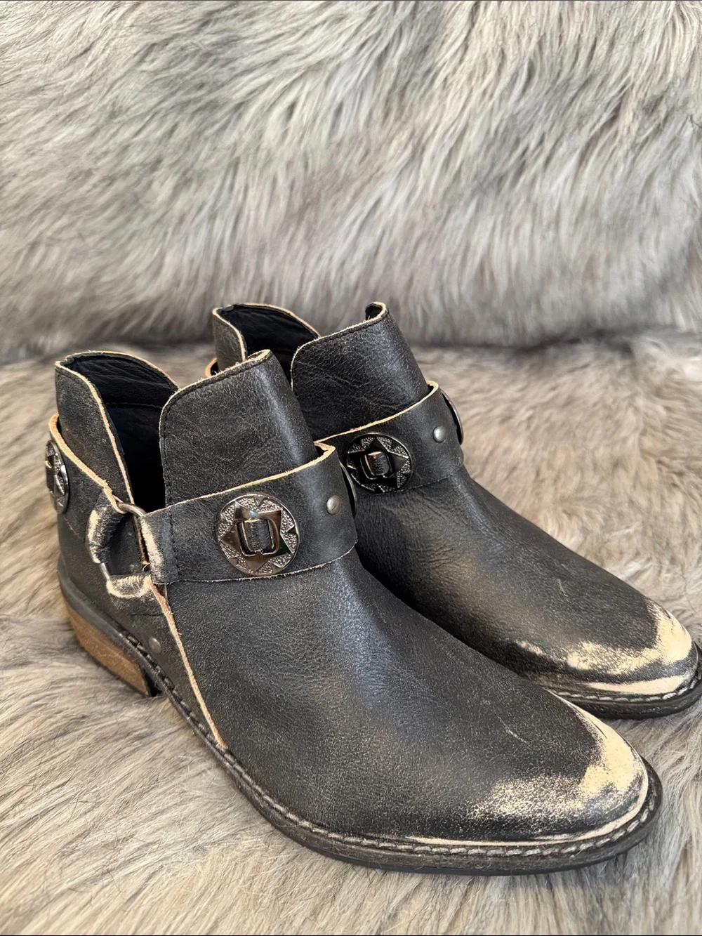 Vintage 7 Black Ankle Boots with Distressed Cream Highlights Size 9/39